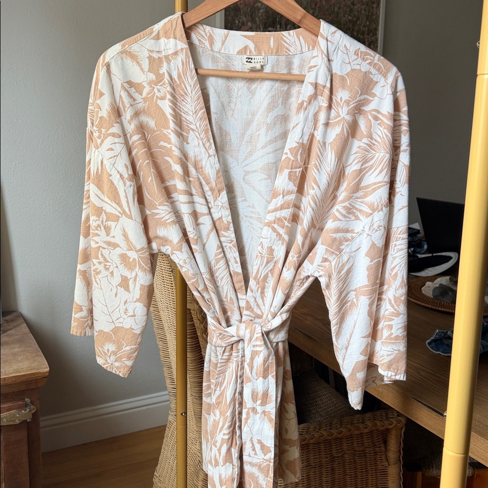 Billabong Beige and White Leaf Print Kimono S